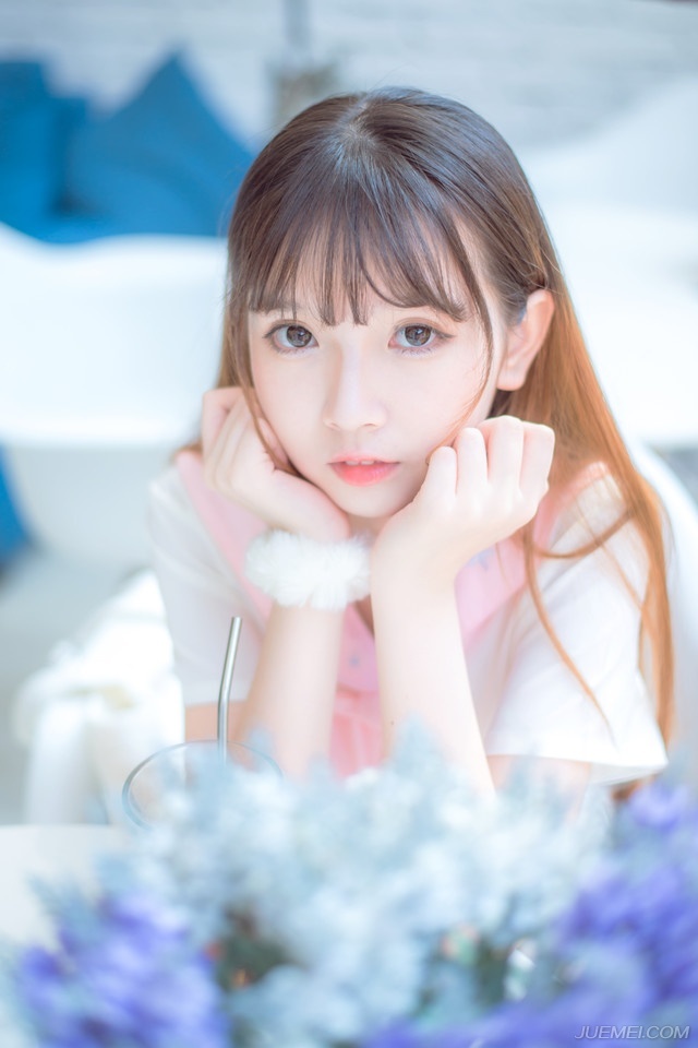“不可能！”邓贤还未说完，张任已经断然拒绝，他知道邓贤要说什么，但大丈夫有所为有所不为，要他背叛，绝无可能。